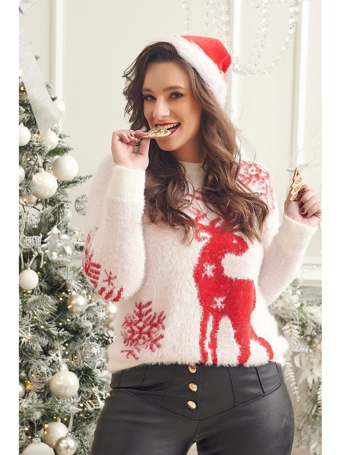 Adorable Christmas sweater with a reindeer ekri 383163 - Online store - Boutique